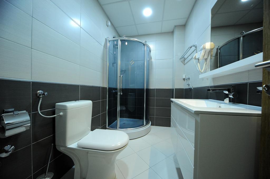 Garni Uni Elita Lux Hotel Nisz Zewnętrze zdjęcie