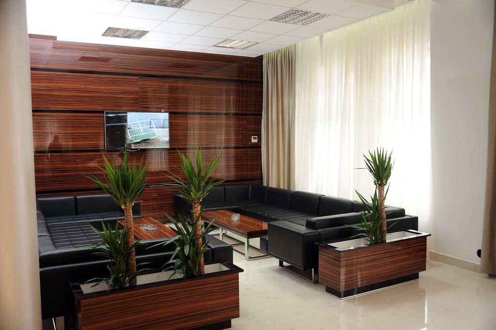Garni Uni Elita Lux Hotel Nisz Zewnętrze zdjęcie