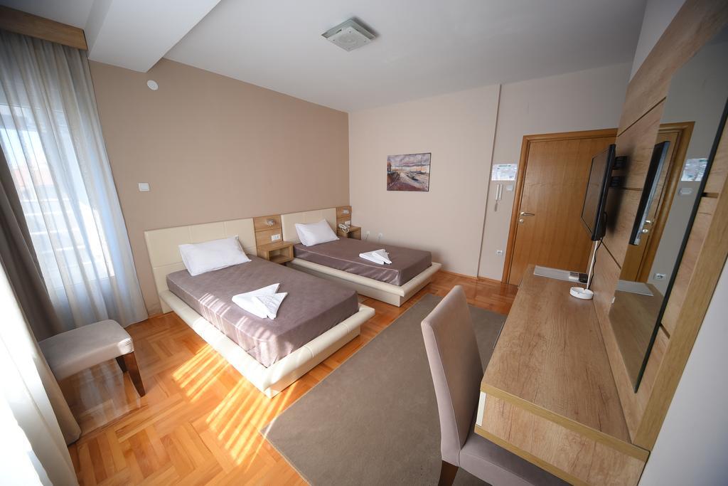 Garni Uni Elita Lux Hotel Nisz Zewnętrze zdjęcie