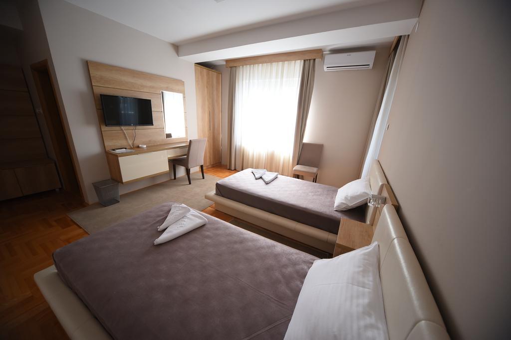 Garni Uni Elita Lux Hotel Nisz Zewnętrze zdjęcie