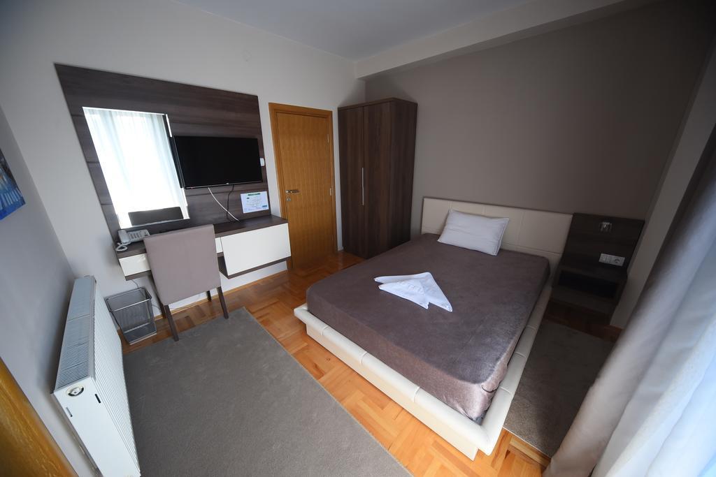 Garni Uni Elita Lux Hotel Nisz Zewnętrze zdjęcie