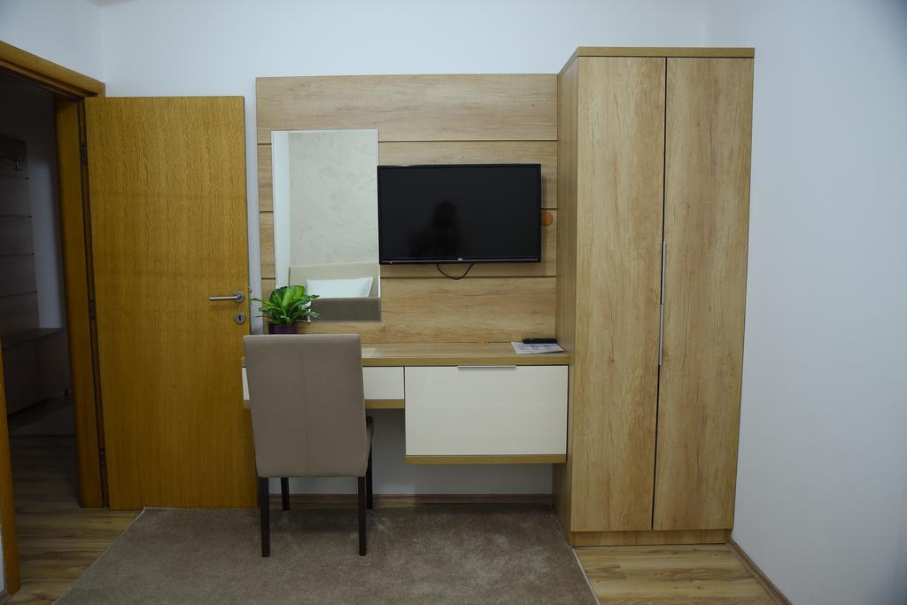 Garni Uni Elita Lux Hotel Nisz Zewnętrze zdjęcie