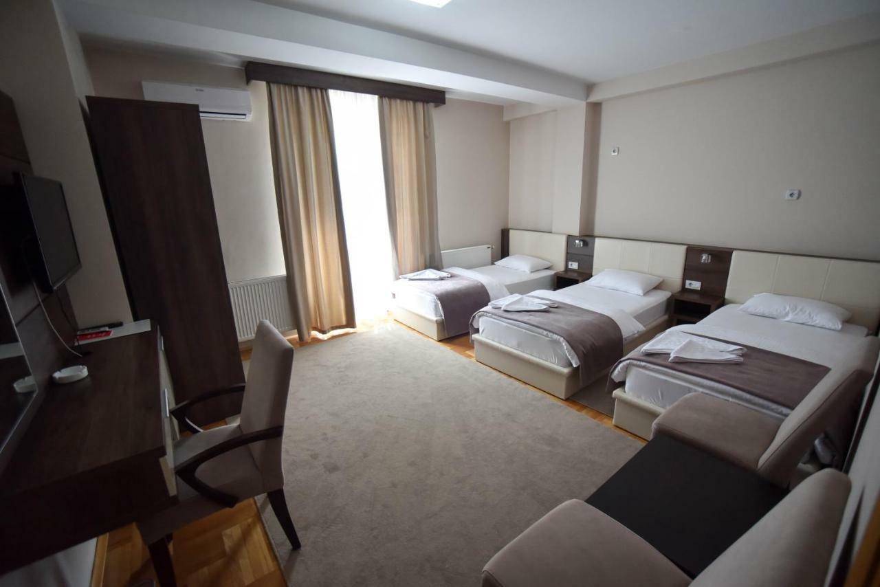 Garni Uni Elita Lux Hotel Nisz Zewnętrze zdjęcie